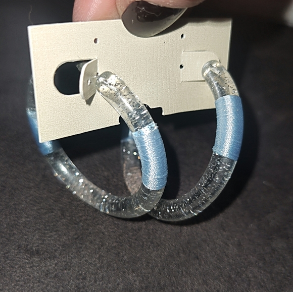 Bundle Set of 2 NEW Pairs of Hoop Earrings, Acrylic/Lucite - Picture 11 of 13